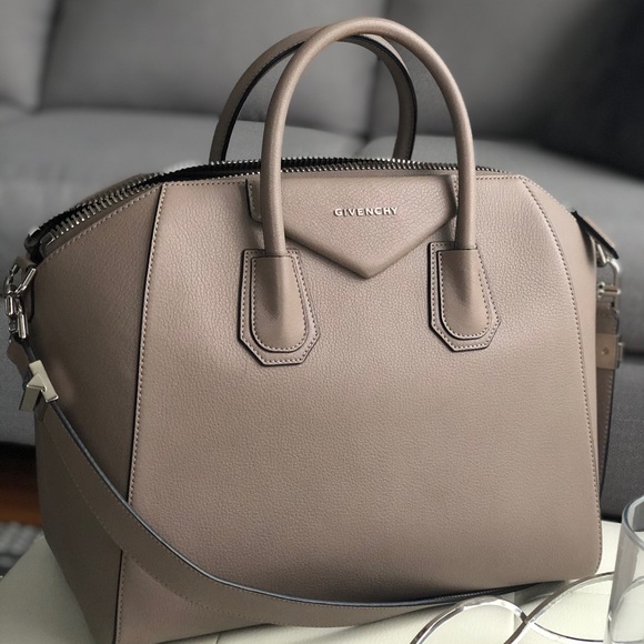 Givenchy Handbags - Givency Antigona - Medium Bag